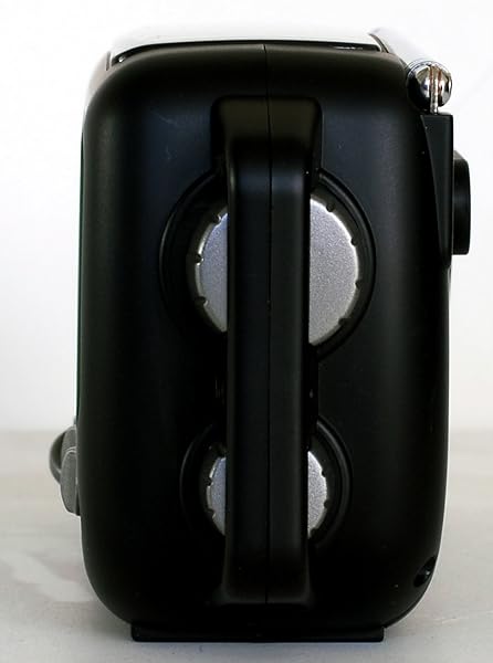 Kaito Buy Kaito KA350GN Voyager Trek Solar/Crank AM/FM/SW NOAA Weather Radio - Green with 5-LED Flashlight - View 11 of 11