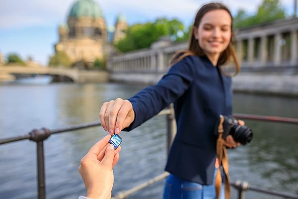 Verbatim Buy 32GB Secure Digital Card - Fast, Reliable Storage for Your Devices - View 3 of 4