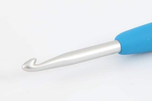 Clover Shop Clover 1047/H Deep Blue Amour Crochet Hook - Size H (5.0mm) for Perfect Crochet Projects - View 4 of 5