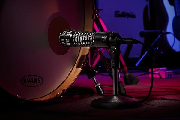 Electro-Voice Electro-Voice RE320: Best Large Diaphragm Dynamic Vocal Microphone for Studio & Live Performance - View 3 of 6