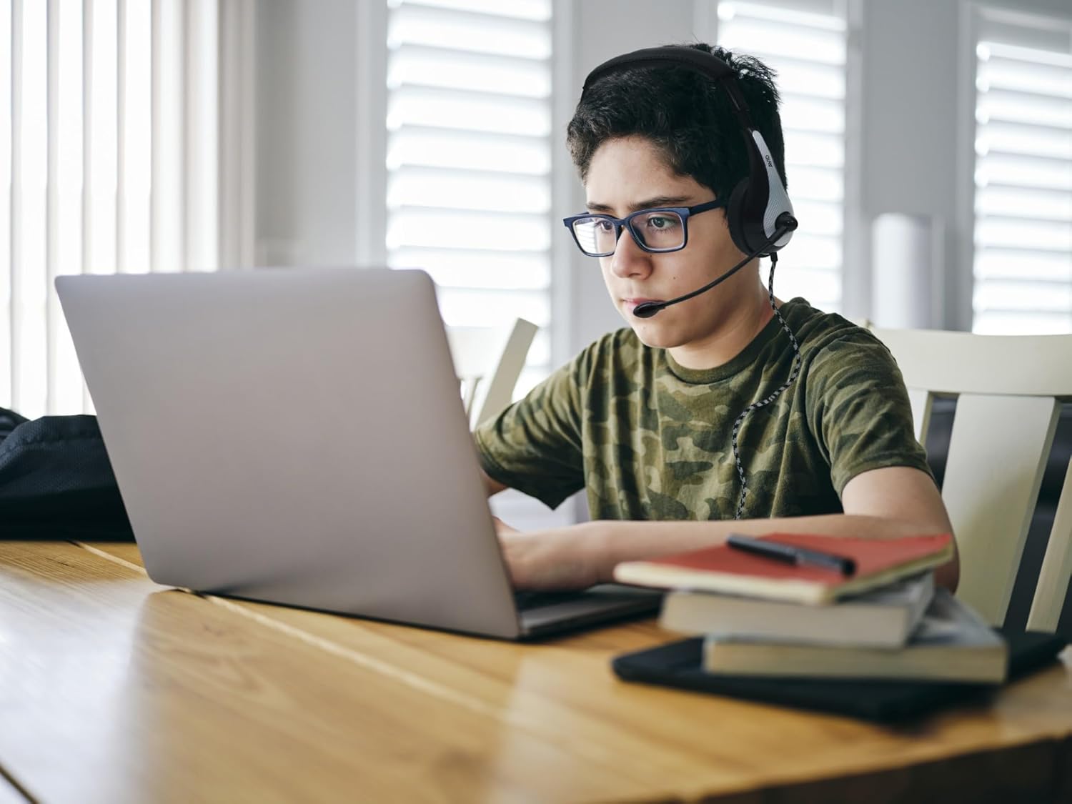 Avid Avid AE-36 White Headset with Adjustable Boom Microphone for School Classroom Education Testing and Assessment - View 7 of 8