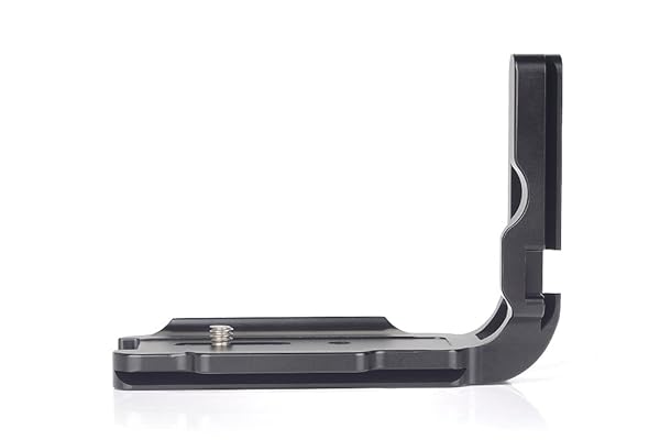 SUNWAYFOTO Buy SUNWAYFOTO PCL-7DIIR L Plate for Canon 7D Mark II - Arca & RRS Compatible - View 4 of 10