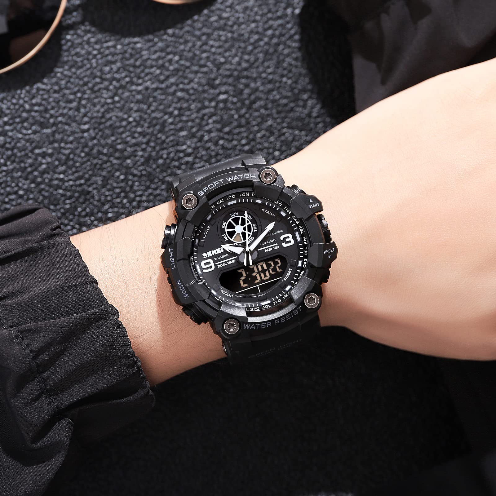 Fanmis Men's Military Waterproof Quartz Sport Watch with Analog Display and LED Multifunctional Features - View 5 of 6