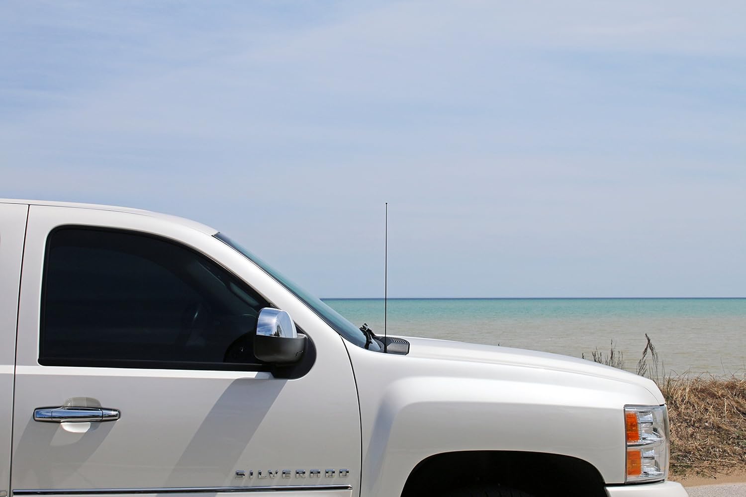 AntennaMastsRus AntennaMastsRus 21 Inch Black Antenna for Jeep Grand Cherokee 2005 to 2010 with Wind Noise Cancellation and Durable Construction - View 8 of 9