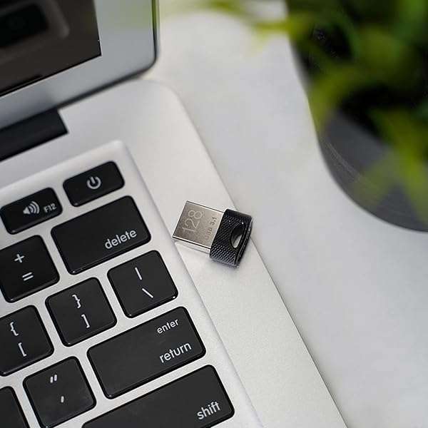 PNY PNY 128GB Elite-X Fit USB 3.1 Flash Drive - 200MB/s Speed, Compact Silver Design - View 4 of 9