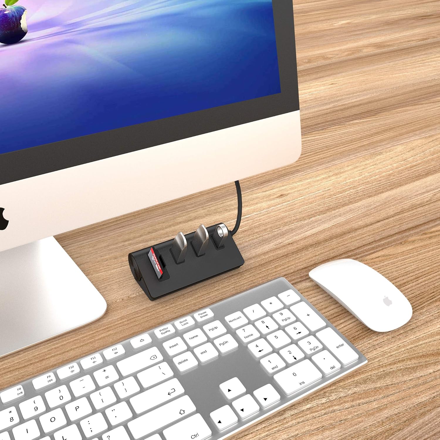 Cateck Cateck USB 3.0 Hub 3-Port Aluminum with Card Reader for iMac MacBook Pro Air Mini PCs and Laptops Black - View 6 of 6