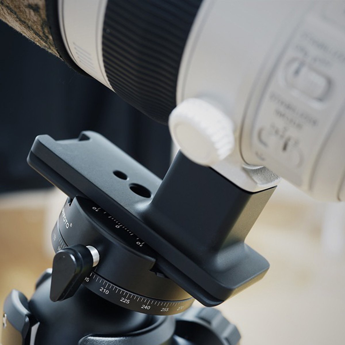 Haoge Haoge LF-C14 Lens Collar Replacement Foot for Canon EF 100-400mm f4.5-5.6L II USM with Arca Type Quick Release Plate - View 6 of 7