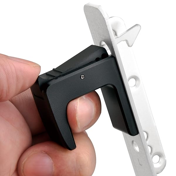 SilverStone Silverstone Technology Auto Lock Handles for RackMount Cases and Cabinets RA03B - View 7 of 8