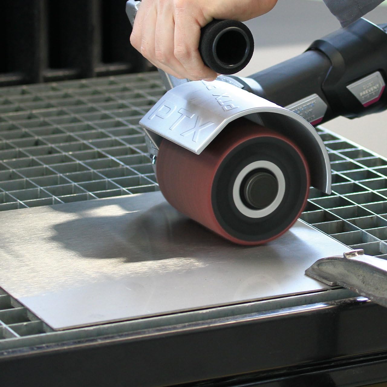 CS Unitec CS Unitec PTX Medium Fleece Nonwoven Sleeve Abrasive Grit Torque Grinder Tool Attachment 3-1/2 Inch Diameter Red Pack of 4 - View 5 of 7