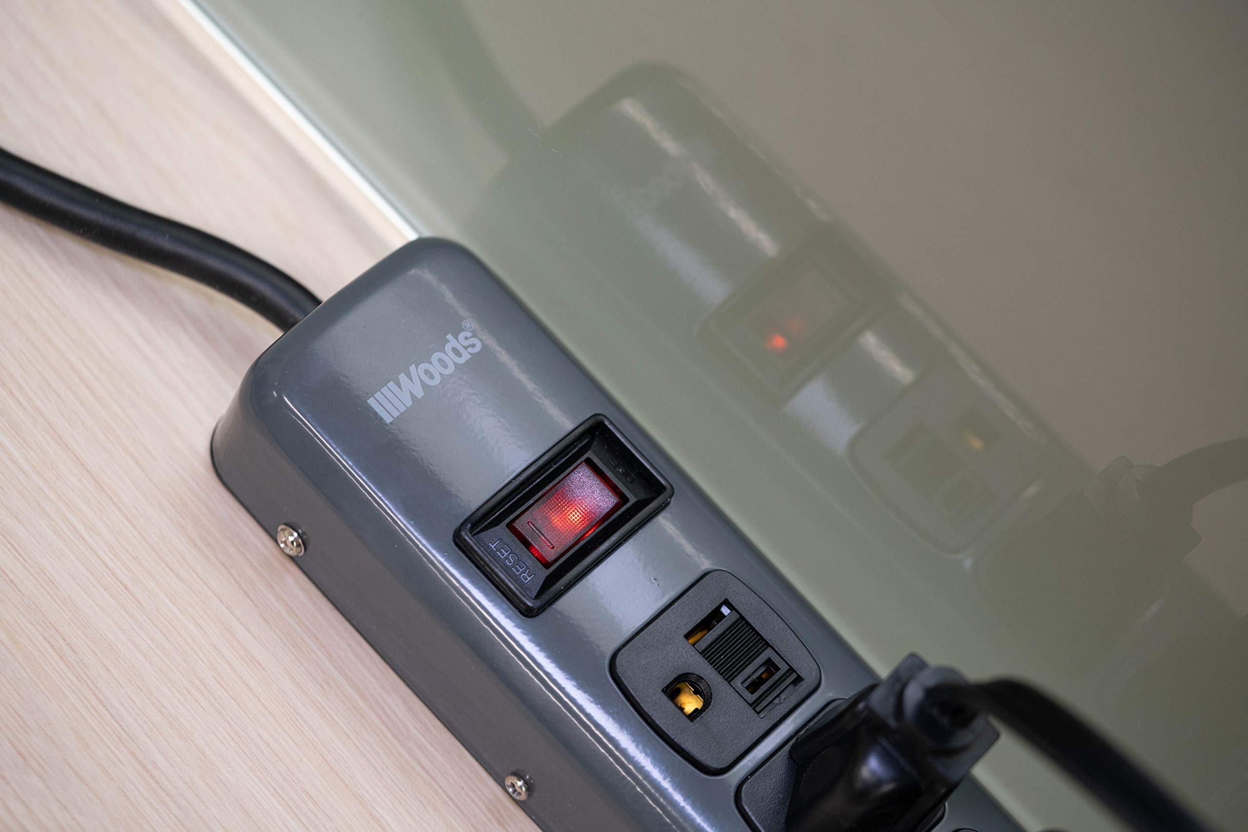 Woods 41386 Metal Power Strip with 6 Outlets and 5 Foot Cord for Safe Power Distribution and Circuit Protection - View 4 of 4