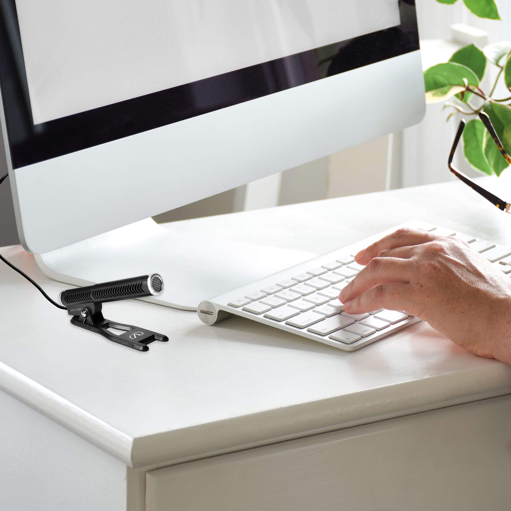 Andrea Communications C1 1033300 Mobile Directional Shotgun Microphone with 3.5mm TRRS Plug and Adjustable Tilt for Smartphones and Laptops - View 4 of 8