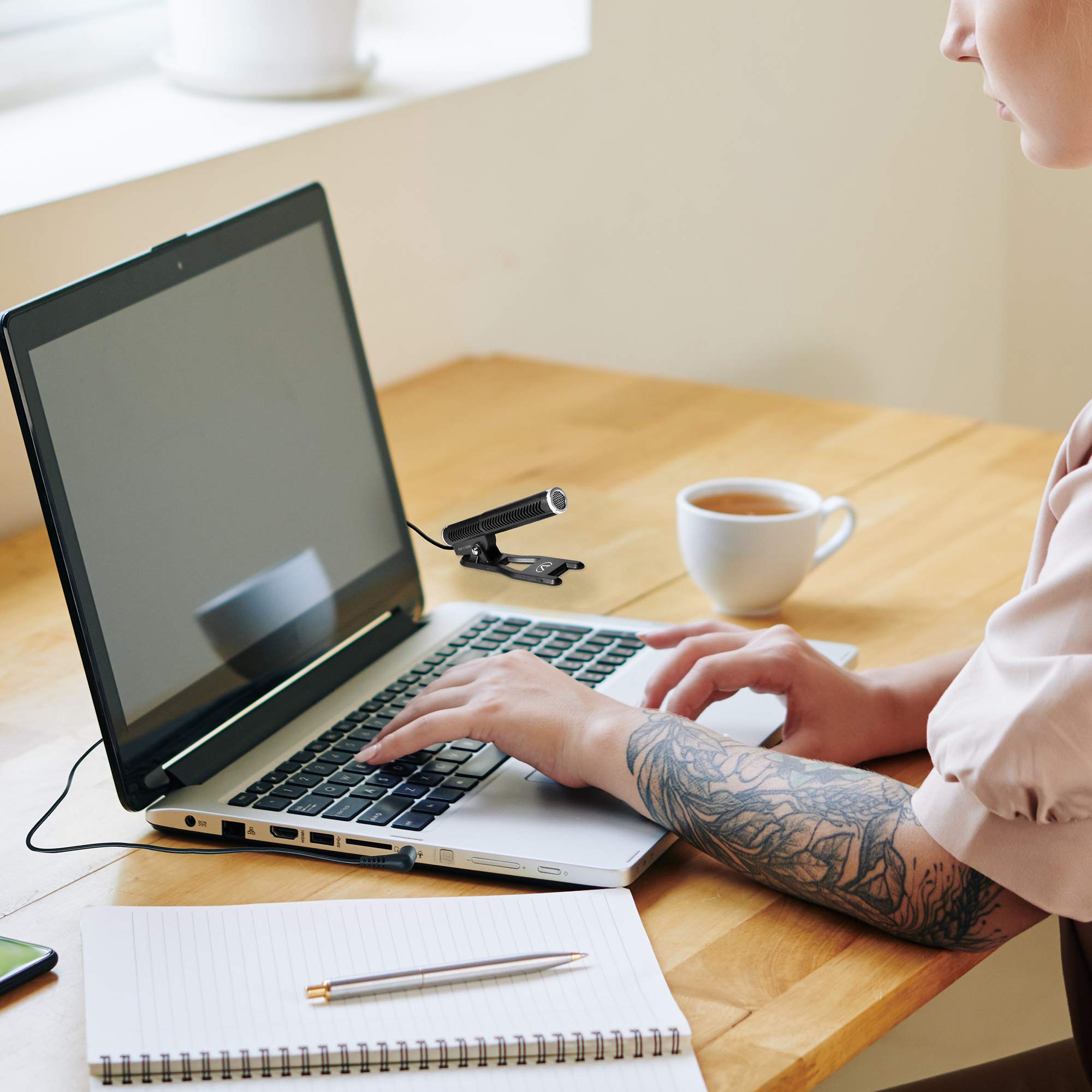 Andrea Communications C1 1033300 Mobile Directional Shotgun Microphone with 3.5mm TRRS Plug and Adjustable Tilt for Smartphones and Laptops - View 5 of 8