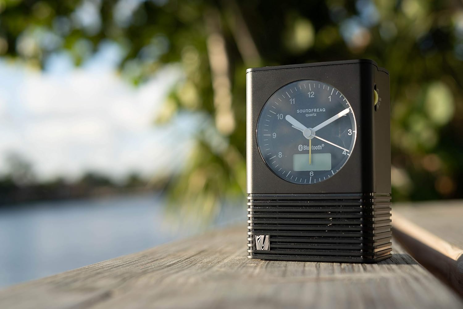 Soundfreaq Soundfreaq Sound Rise Classic SFQ-14 Bedside Alarm Clock Radio Bluetooth Speaker with FM Radio USB Charging Port and Snooze Feature - View 8 of 9