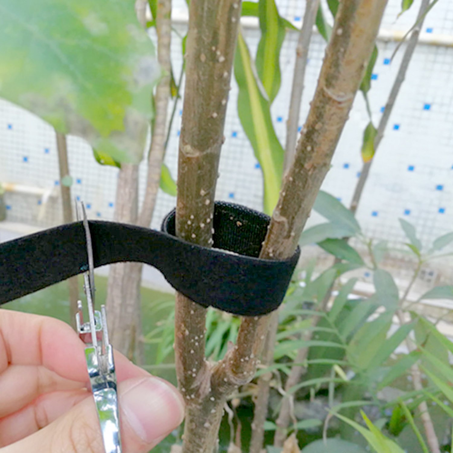 SAISN Saisn Reusable Fastening Tape Cable Ties 3/4 Inch Double Side Hook Roll 25 Yard Black Upgraded Version for Organizing Cables - View 7 of 9