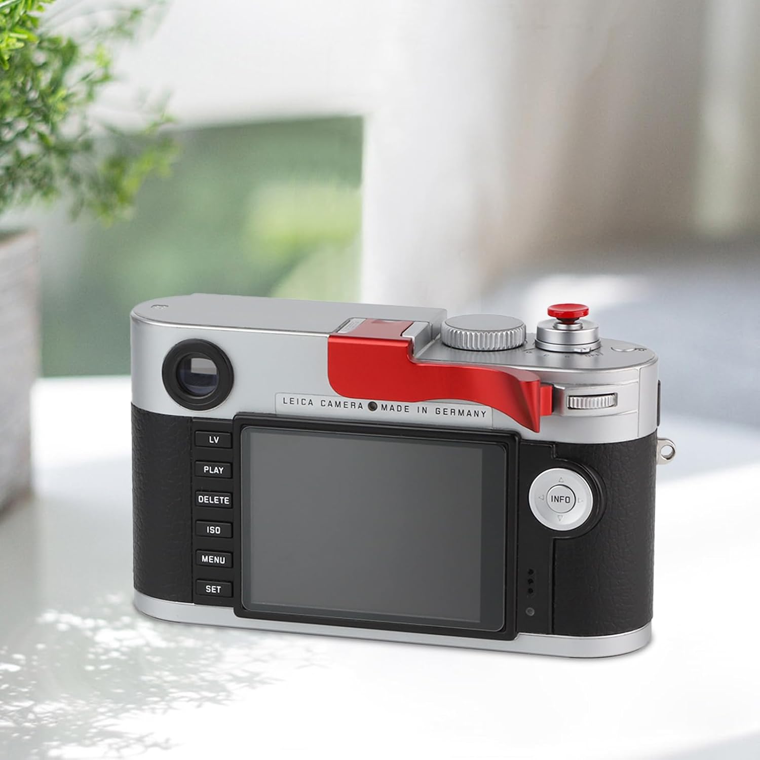 Haoge Haoge THB-M24R Metal Hot Shoe Thumb Up Rest Hand Grip for Leica M240 M262 M-P M-D Camera Red - View 2 of 8