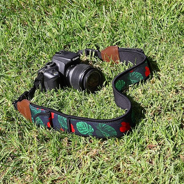 USA Gear USA Gear TrueSHOT Neoprene Camera Strap - Padded, Quick Release, Compatible with Canon, Nikon, Sony - Ideal for DSLR & Mirrorless Cameras - View 4 of 10