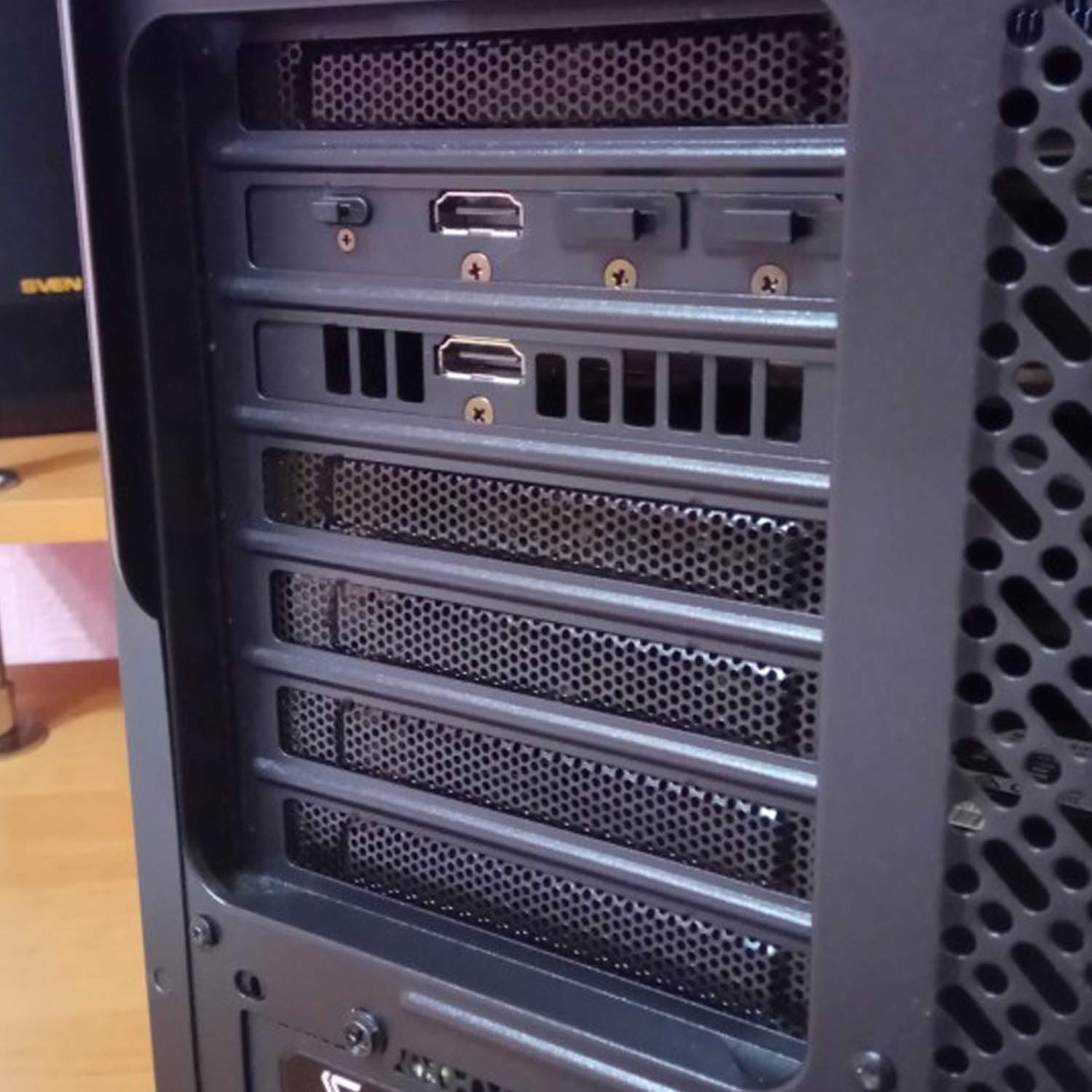 Maxmoral Maxmoral 10pcs Vented PCI Slot Cover for PC Case Cooling Fan Dust Filter Blanking Plate - View 4 of 6