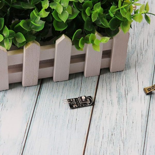 Comimark Comimark UVM-30A UV Detection Sensor Module 1Pcs 3-5V Compatible with Arduino for Accurate Ultraviolet Ray Measurement - View 7 of 7