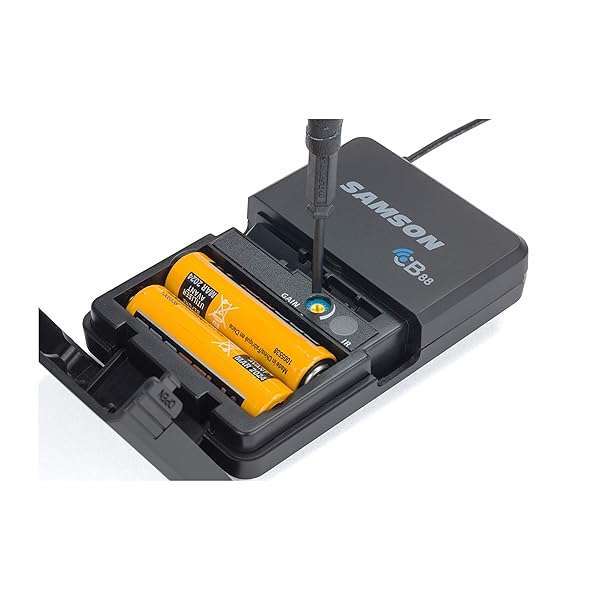 SAMSON Samson Concert 88x Wireless System with SE10 Earset Mic - D Band, Black | High-Quality Sound for Performers - View 7 of 11