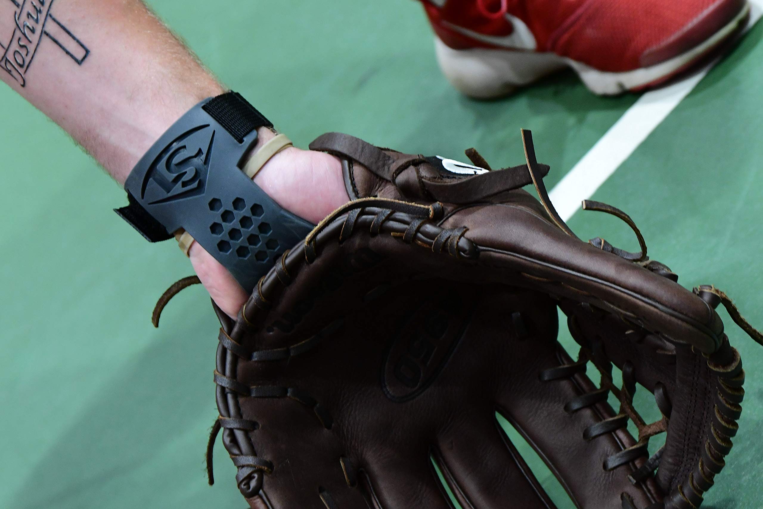 Game Master GAME MASTER Louisville Slugger Glove Shield for Ultimate Protection and Performance in Baseball - View 6 of 7