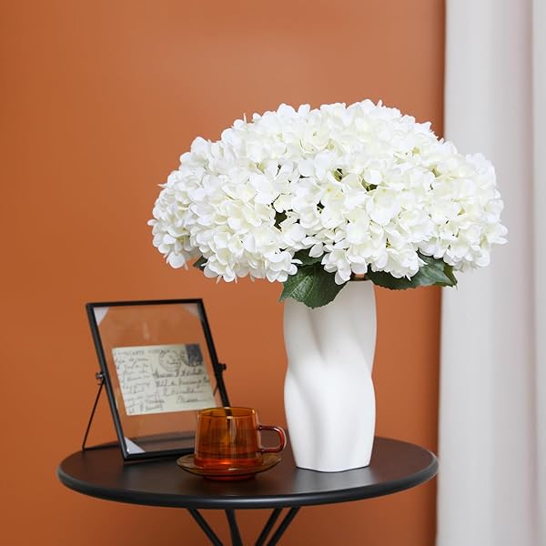 Tifuly Tifuly White Hydrangea Artificial Flowers 5 pcs Realistic Long Stem Fake Silk Bouquets for Wedding Party Home Office Decor - View 8 of 10