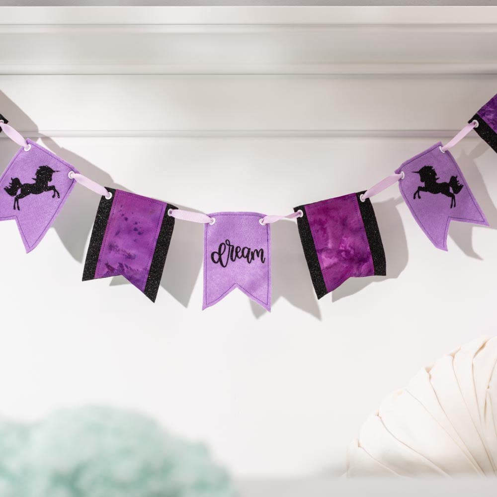 Cricut Cricut Smart Iron On (13in X 9ft, Glitter Gold) for Explore 3 and Maker 3 - Matless Cutting for Long cuts up to 12ft - View 4 of 9