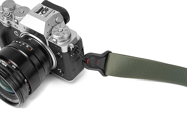 Peak Design Peak Design Slide Lite Camera Strap Sage (SLL-SG-3) - Lightweight, Versatile & Comfortable for Photographers - View 8 of 9
