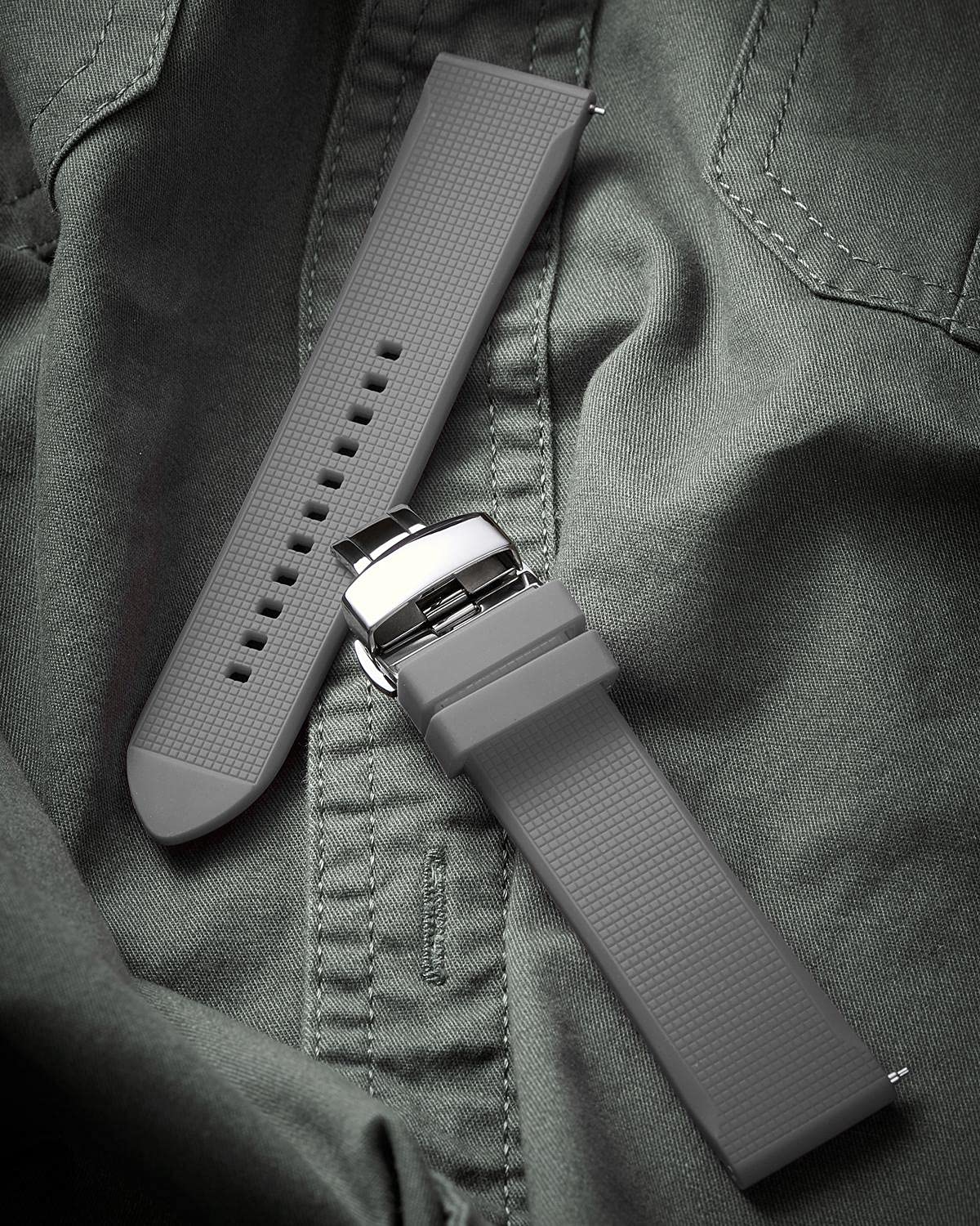 BINLUN BINLUN Silicone Watch Band Quick Release Waterproof Sport Strap for Smartwatches 18mm to 24mm Replacement for Men and Women in Various Colors - View 4 of 7