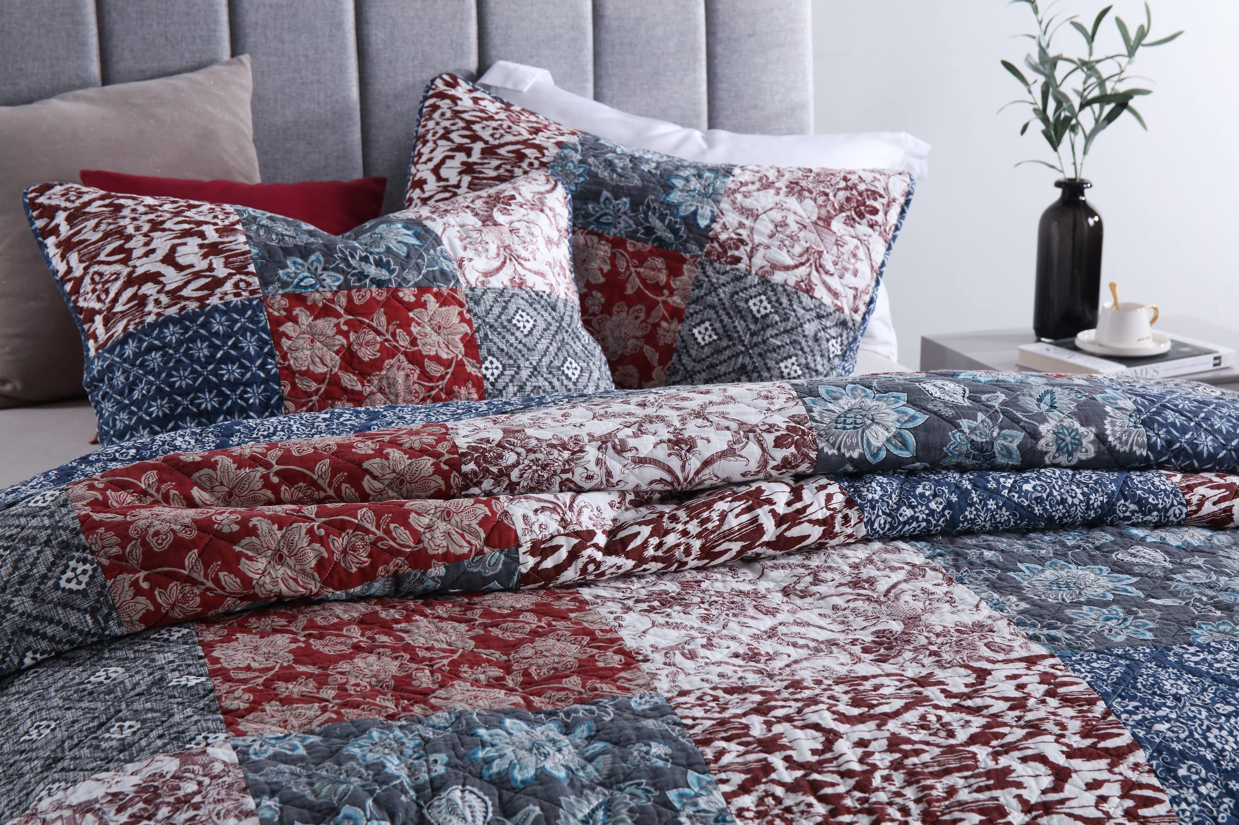 Yvooxny Yvooxny King Size Quilts Lightweight Reversible Coverlet Set Bohemian Floral Patchwork Bedding for All Seasons - View 3 of 7