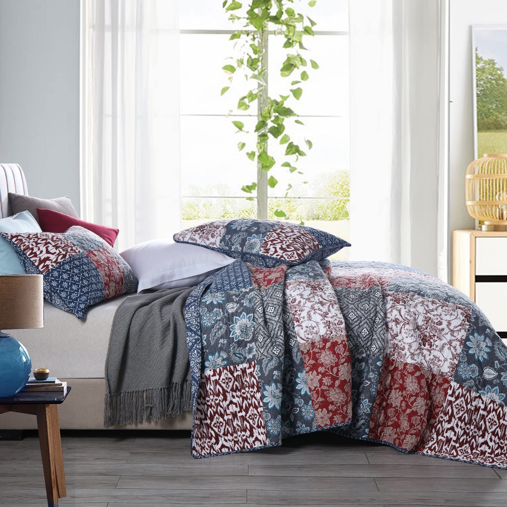 Yvooxny Yvooxny King Size Quilts Lightweight Reversible Coverlet Set Bohemian Floral Patchwork Bedding for All Seasons - View 6 of 7