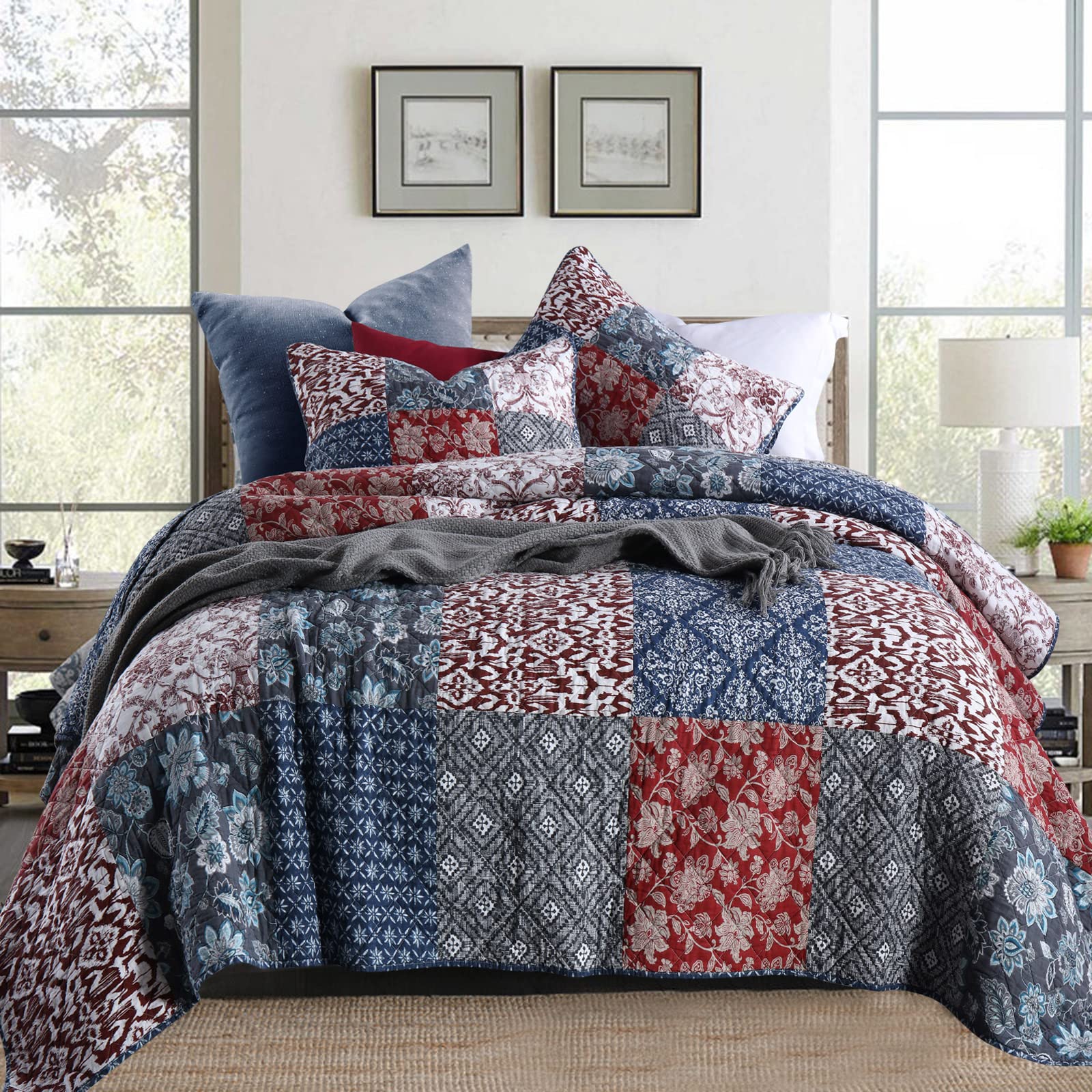 Yvooxny King Size Quilts Lightweight Reversible Coverlet Set Bohemian Floral Patchwork Bedding for All Seasons