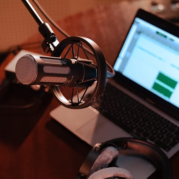 blucoil Blucoil Beyerdynamic PRO X M70 Dynamic Microphone Bundle with XLR Cable and Acoustic Foam Isolation Panels - View 4 of 9