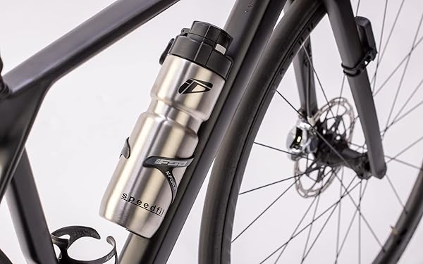 Speedfil Speedfil Speedflask 21 oz Vacuum Insulated Stainless Steel Cycling Water Bottle with Bounce Back Lid 2.0 Black - View 5 of 11