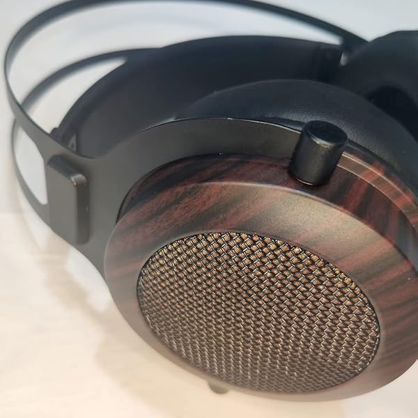 YNYW YNYW HD10F Studio Headphones for Recording Live Broadcast Monitoring with 50mm Speakers and 3.5mm Jack - View 6 of 7