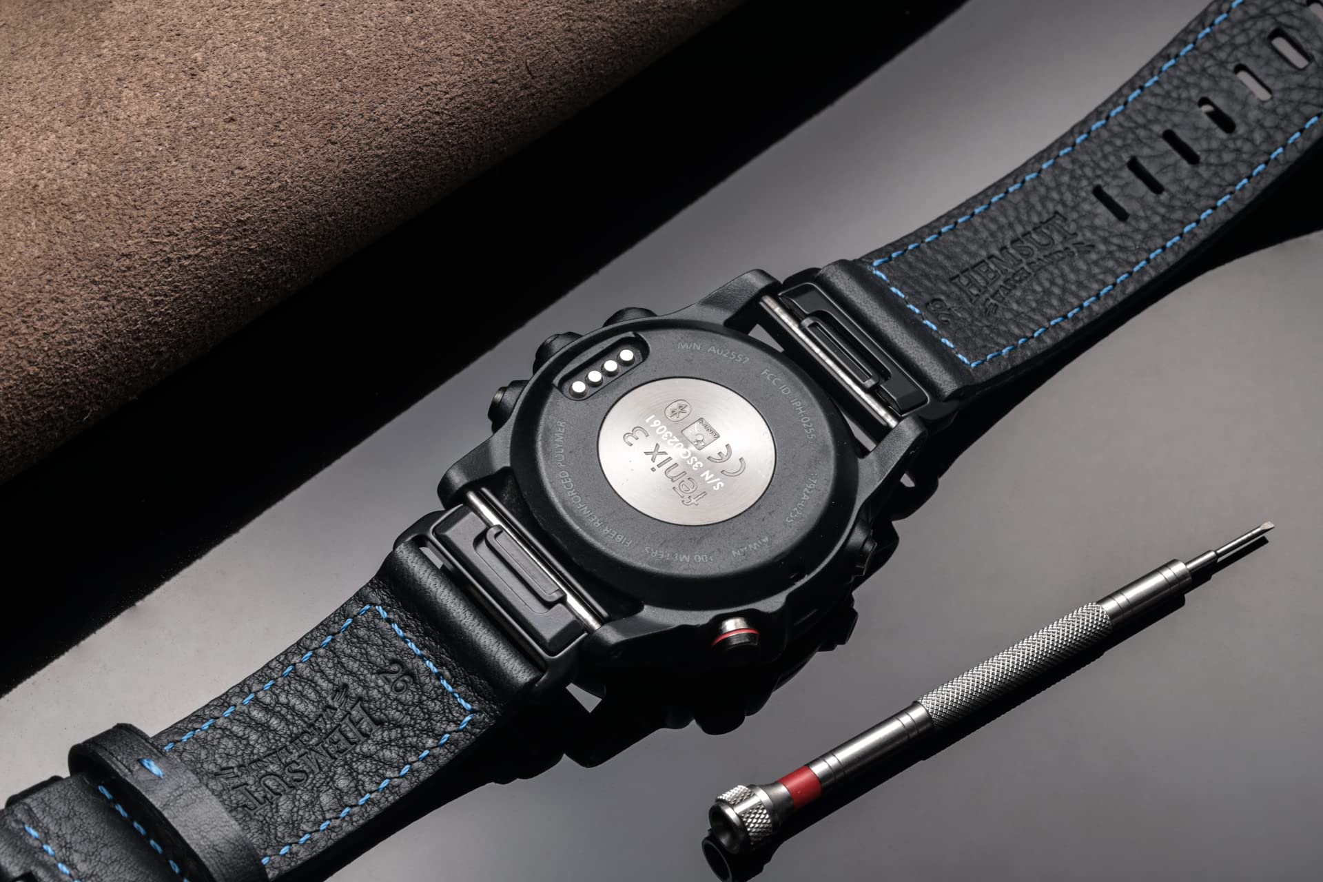 hemsut h Genuine Leather Garmin Watch Band Retro Vintage Strap 22MM Compatible with f?nix Forerunner Vivoactive Approach MARQ quatix D2 Series - View 4 of 9