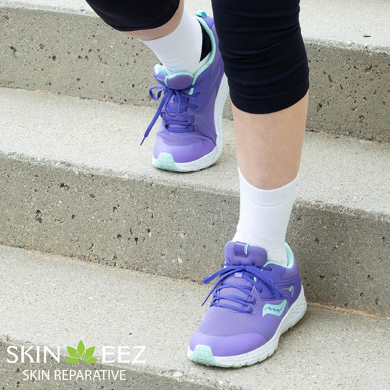 SKINEEZ Skincarewear Skineez Hydrating Diabetic Socks Non-Binding Ultra-Soft Fabric Clinically Proven to Heal Skin Condition Black Large X-Large 2 Pairs - View 5 of 7