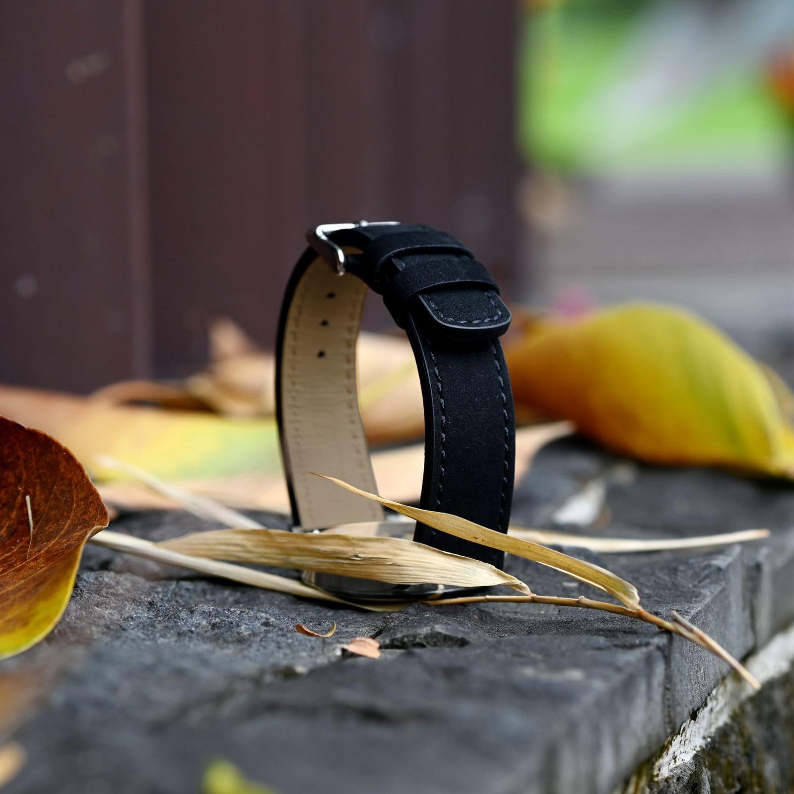 WOCCI 22mm Retro Leather Watch Band for Men and Women, Quick Release Replacement Strap with Black Buckle (Black) - View 7 of 9