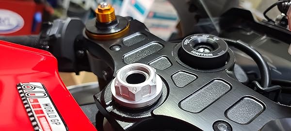 Mounts Lab Mounts Lab MotoMount R7: Aluminium Steering Stem Nut for Yamaha YZF R7 (2021+) - Phone/Camera/GPS Adapter - View 4 of 7