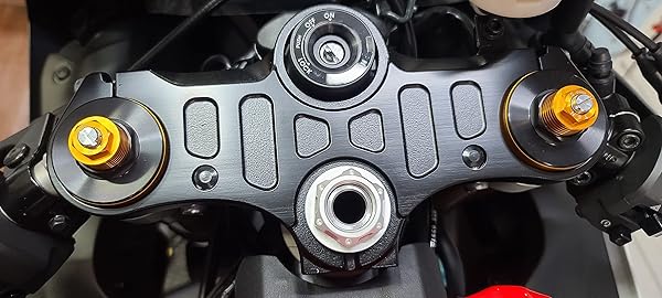 Mounts Lab Mounts Lab MotoMount R7: Aluminium Steering Stem Nut for Yamaha YZF R7 (2021+) - Phone/Camera/GPS Adapter - View 5 of 7