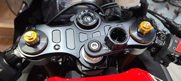 Mounts Lab Mounts Lab MotoMount R7: Aluminium Steering Stem Nut for Yamaha YZF R7 (2021+) - Phone/Camera/GPS Adapter - View 6 of 7