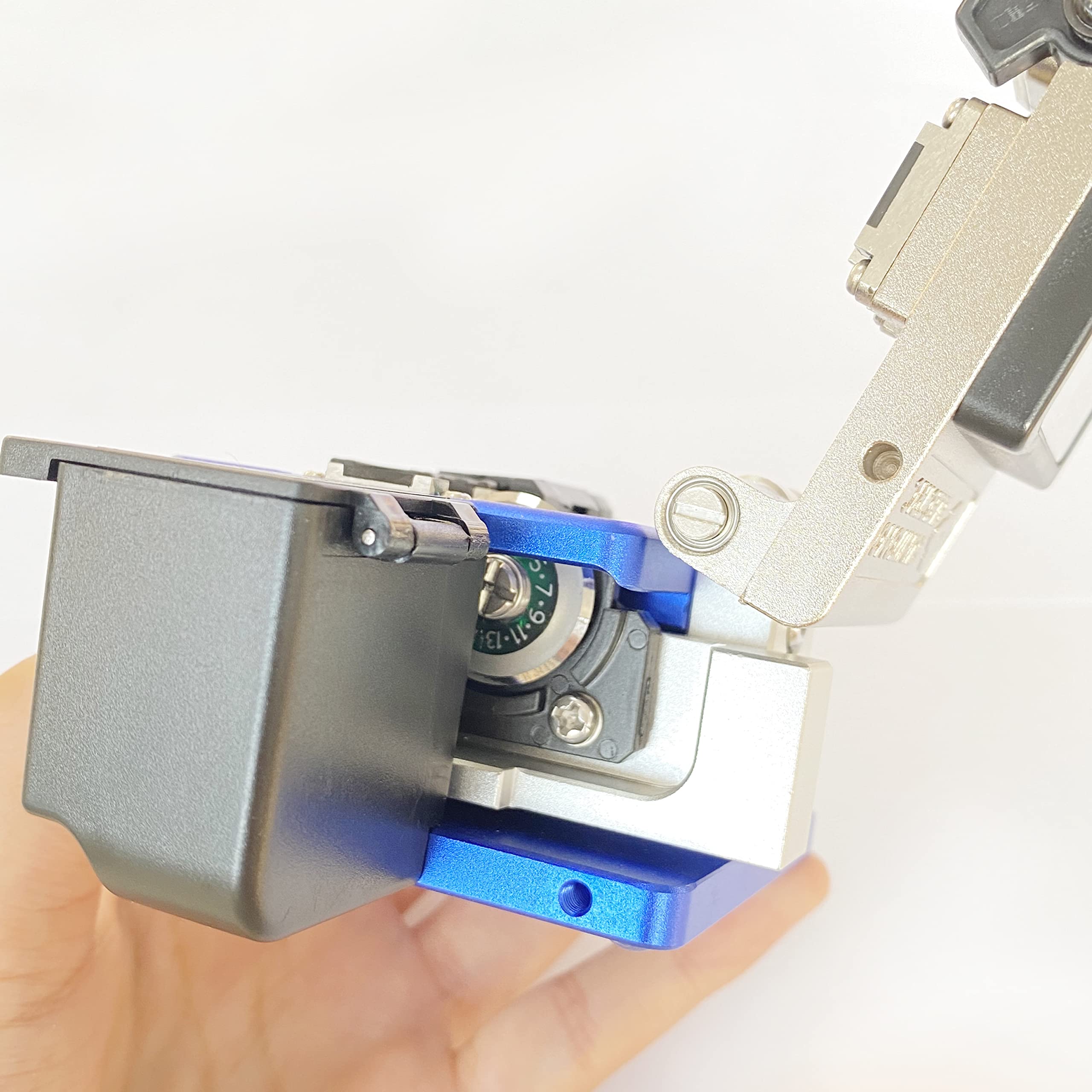 Dong Yong Sumitomo FC-6S Optical Fiber Cleaver Cold Connection Cutter Tool with Scrap Collector for FTTH Fiber Optic Applications - View 6 of 6