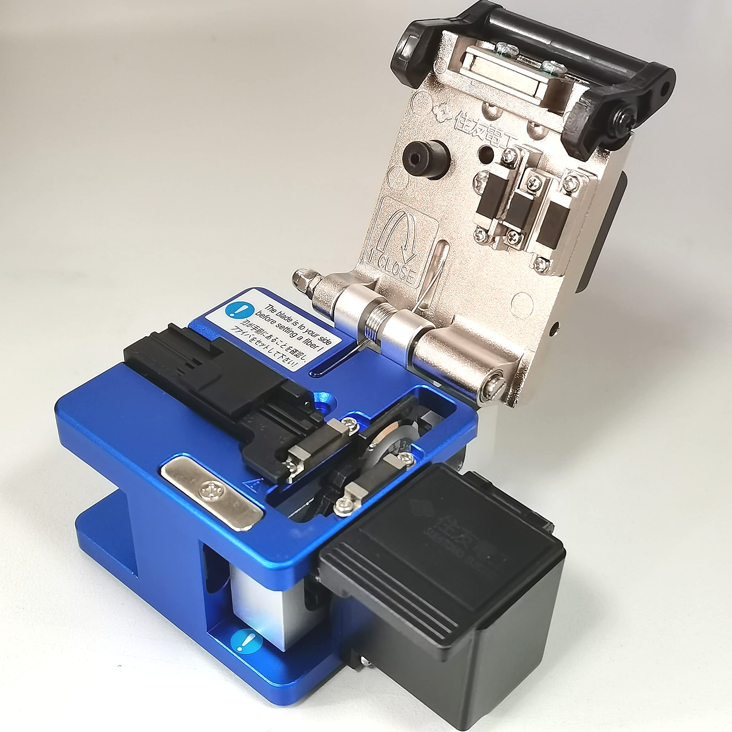 Sumitomo FC-6S Optical Fiber Cleaver Cold Connection Cutter Tool with Scrap Collector for FTTH Fiber Optic Applications