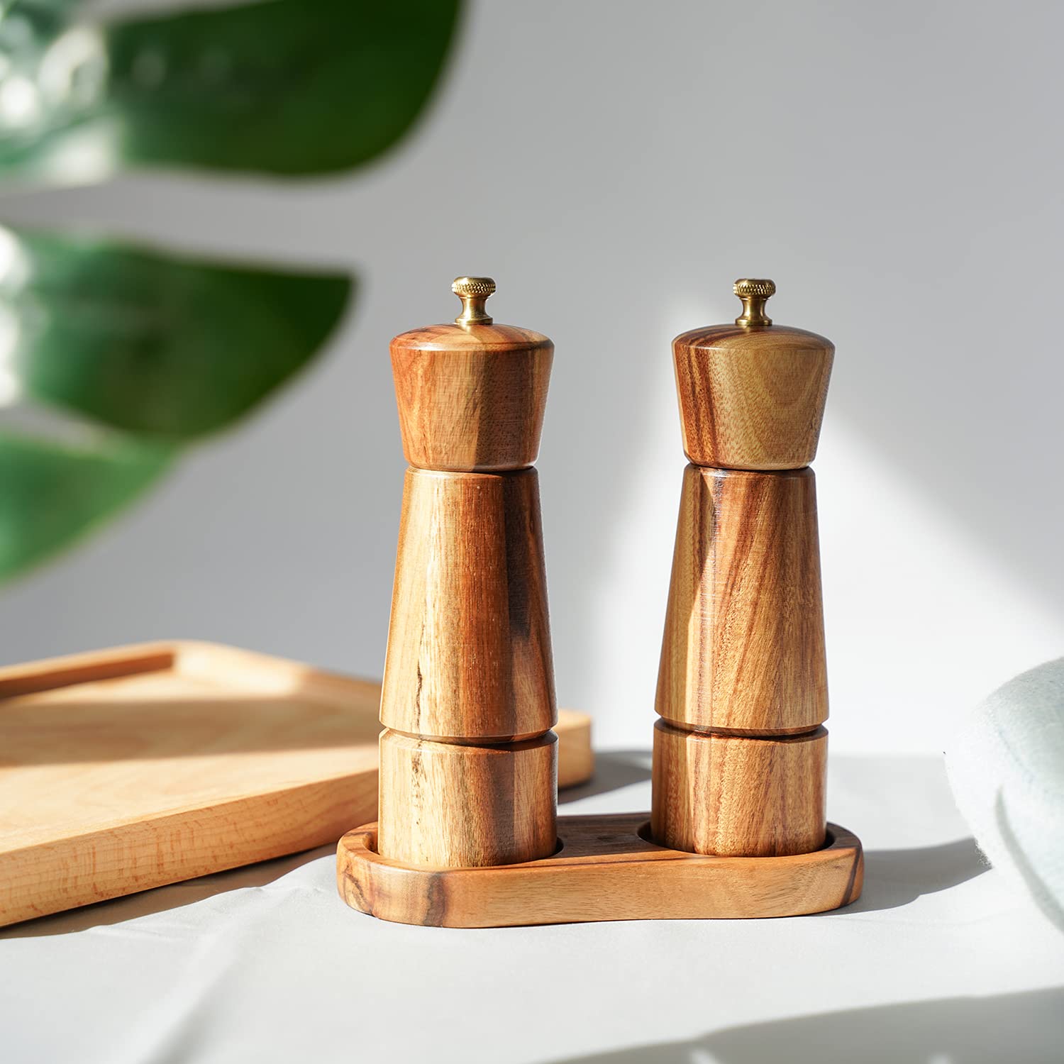 DeroTeno DeroTeno Adjustable Salt and Pepper Grinder Set with Tray Stainless Steel and Acacia Wood 16.5 cm Height Perfect for Kitchen Use - View 9 of 9