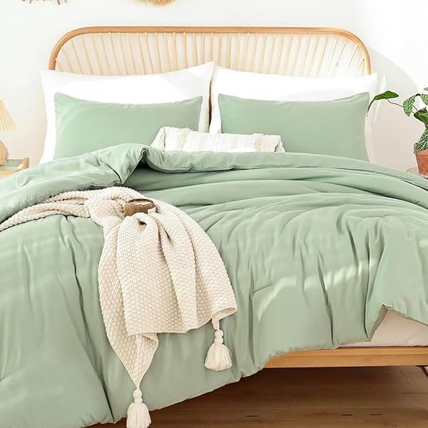 ROSGONIA ROSGONIA California King Comforter Set Sage Green 3pcs Lightweight Bedding Quilt with 1 Boho Comforter and 2 Pillowcases All Season