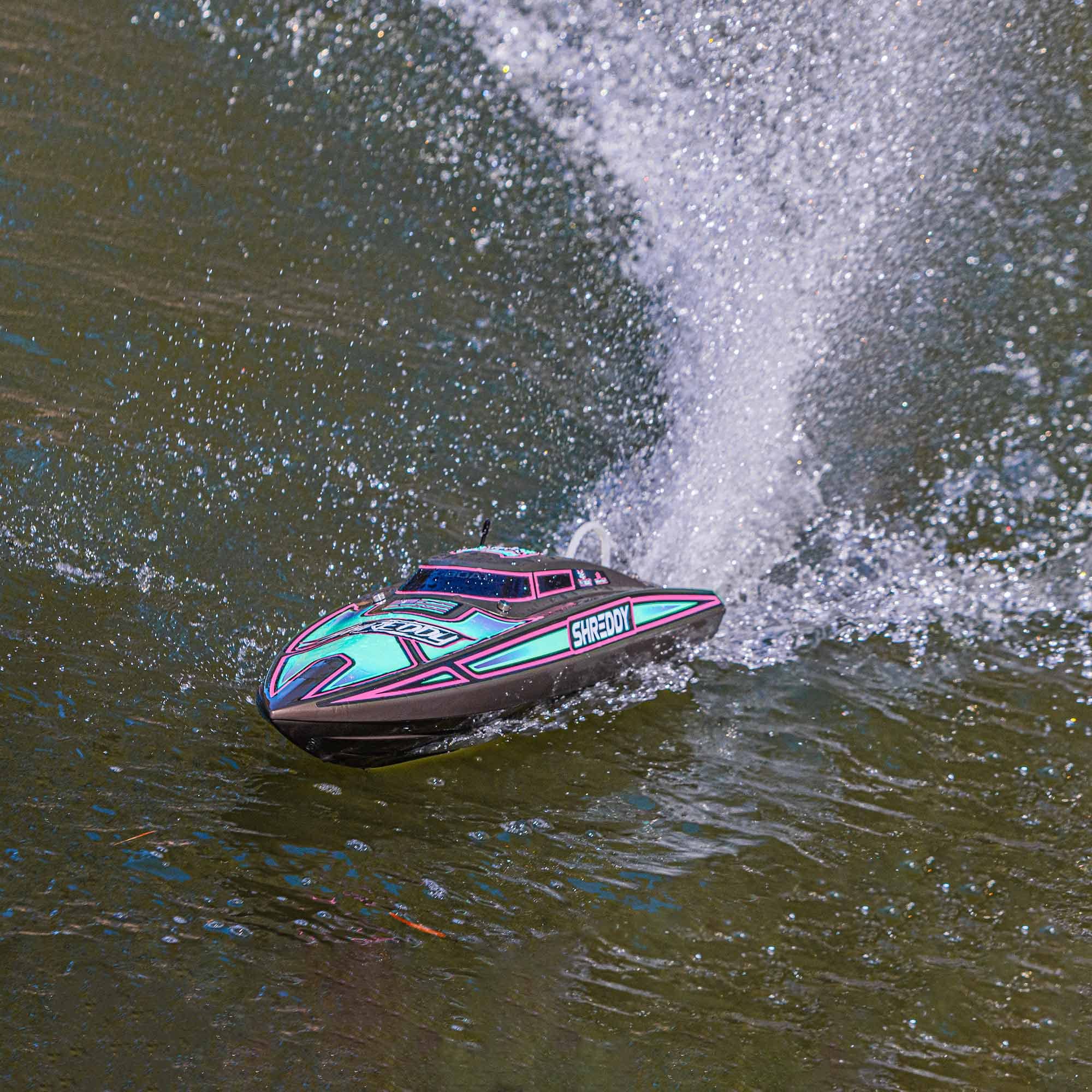 Pro Boat Pro Boat Shreddy Recoil 2 V2 26 Self-Righting Brushless RTR Fast RC Boat PRB08041V2T2 - View 4 of 9