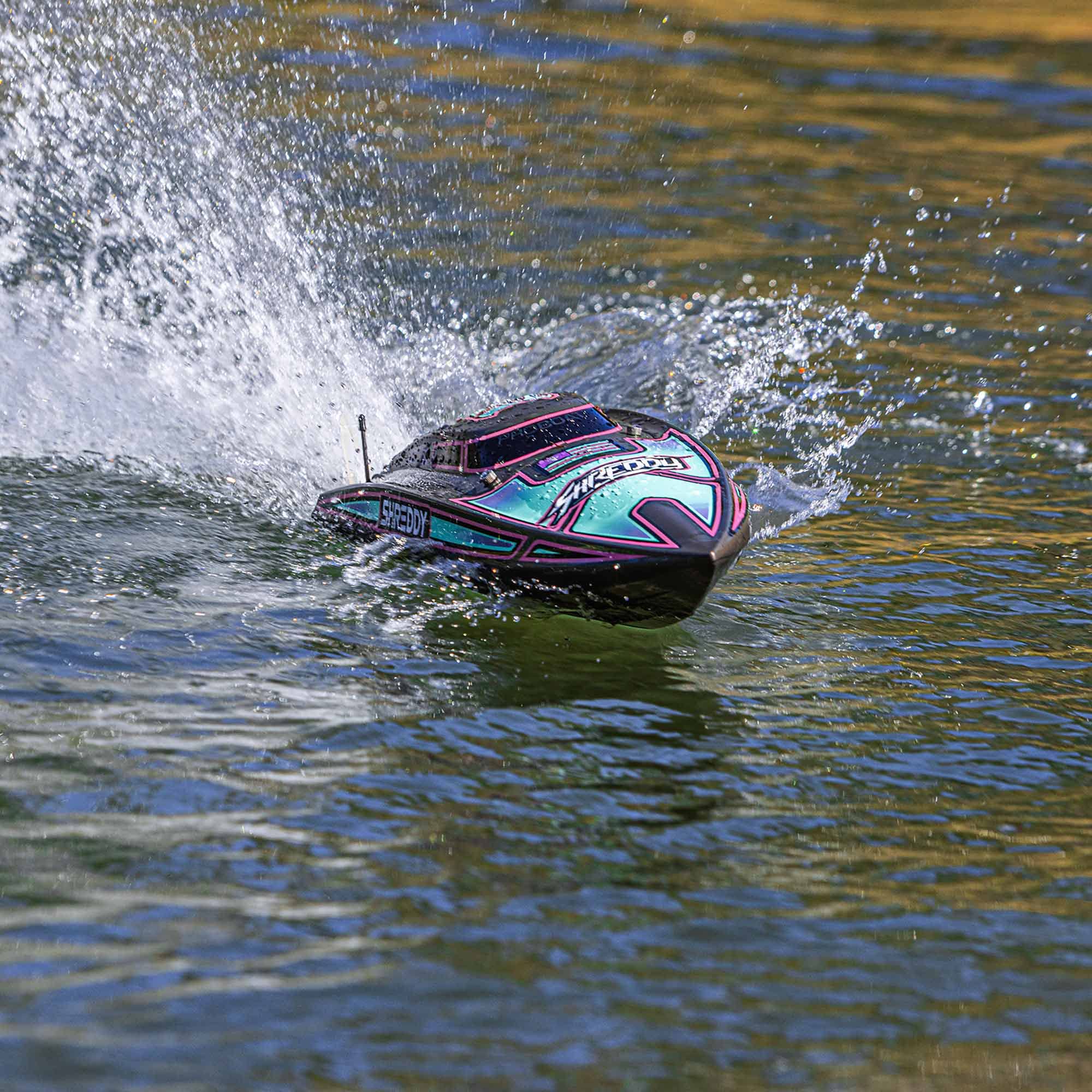 Pro Boat Pro Boat Shreddy Recoil 2 V2 26 Self-Righting Brushless RTR Fast RC Boat PRB08041V2T2 - View 5 of 9