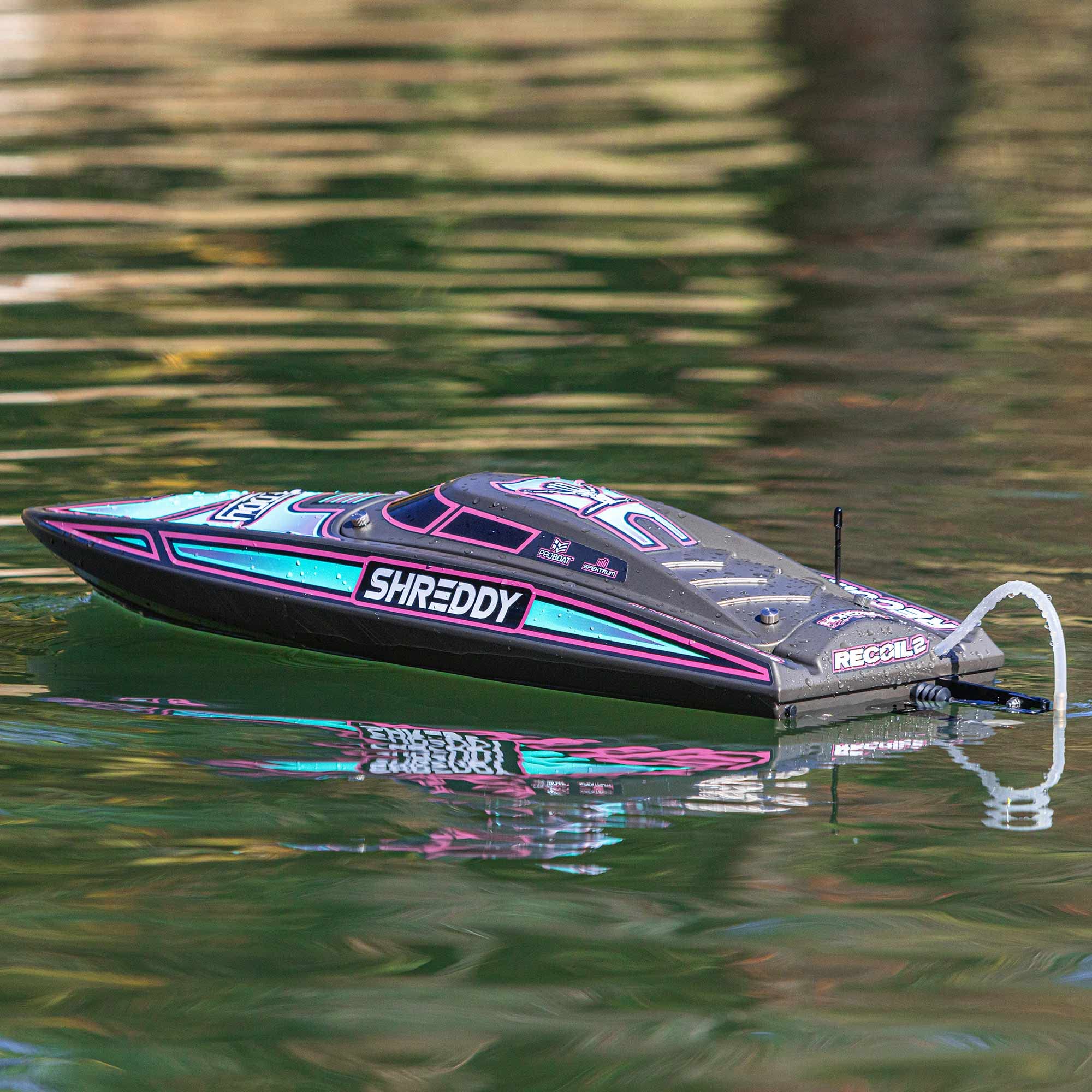 Pro Boat Pro Boat Shreddy Recoil 2 V2 26 Self-Righting Brushless RTR Fast RC Boat PRB08041V2T2 - View 6 of 9
