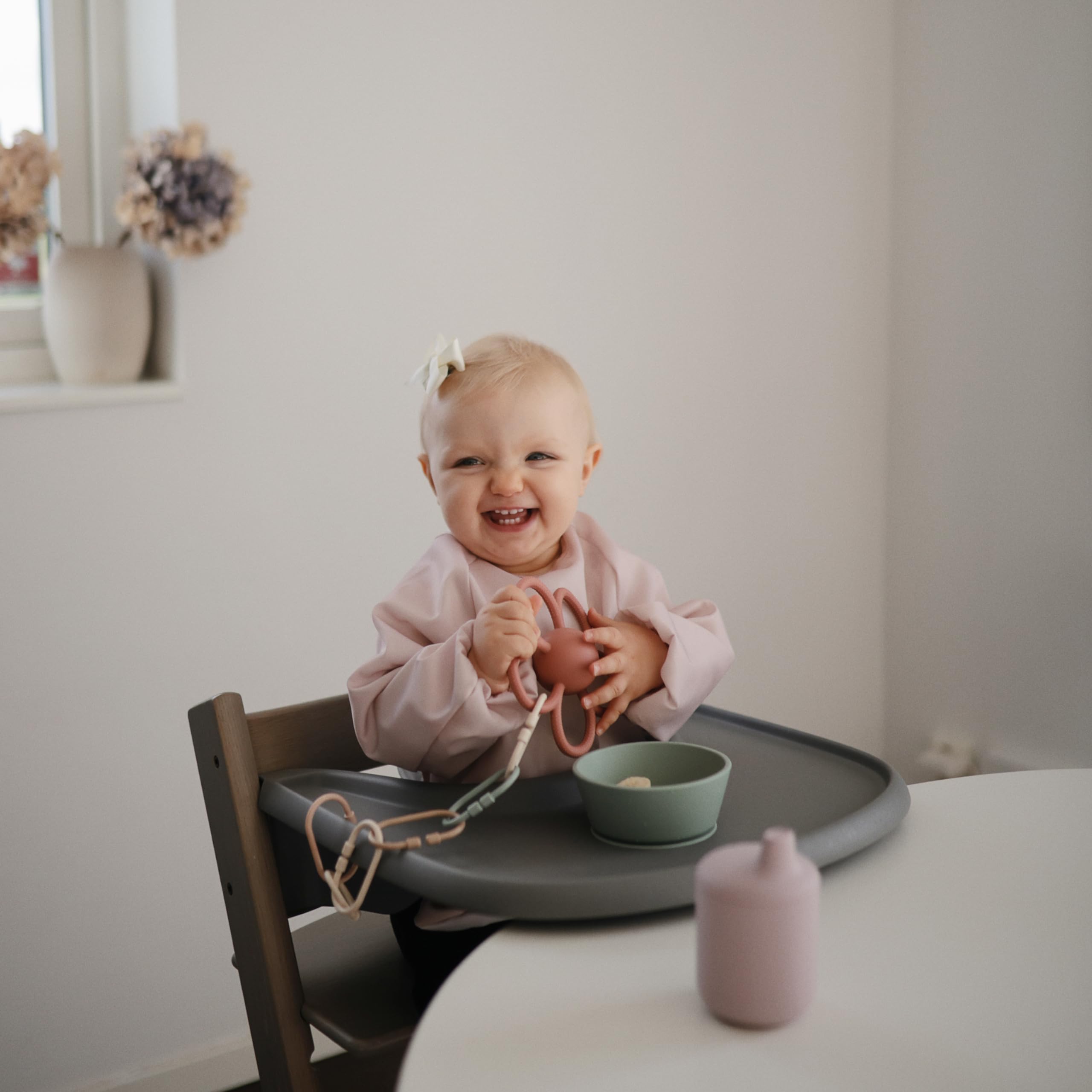 mushie Mushie Baby Chain Link Rings Toy 12 Count Multiuse Car Seat Stroller Connecting Toy in Shifting Sand Blush Cambridge Blue - View 6 of 9