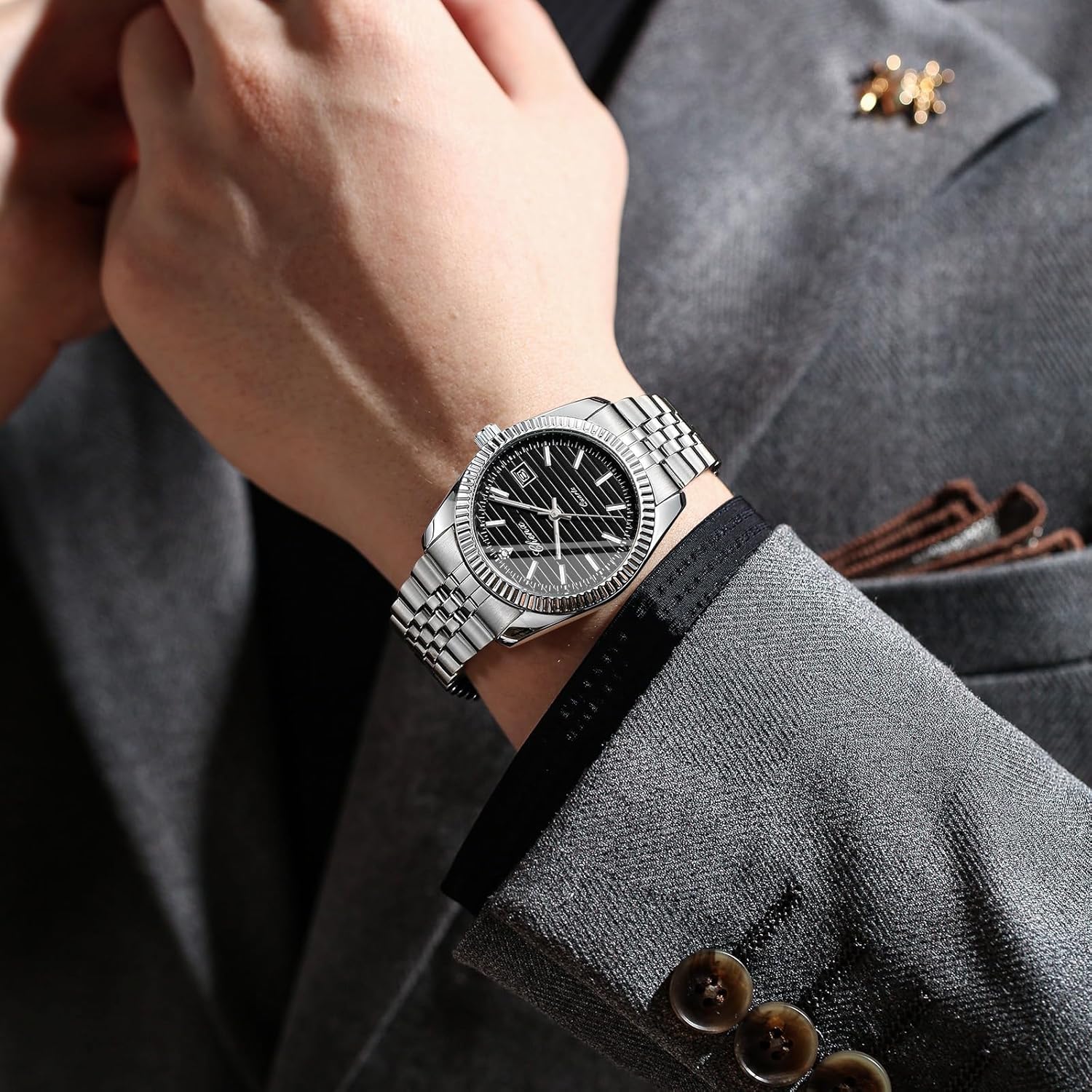 Reginald Men's Elegant Stainless Steel Sports Quartz Watch with Easy to Read Black Bracelet - View 4 of 5